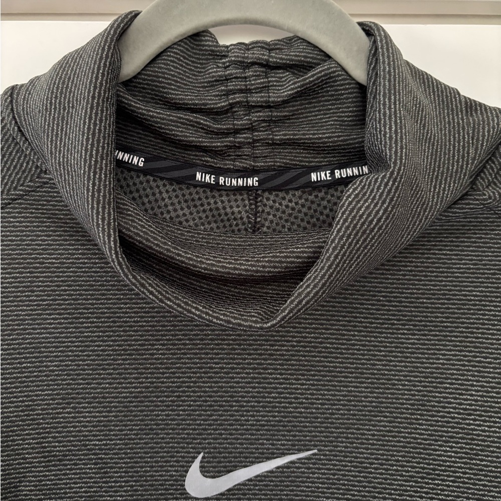 Nike long sleeve running top - Picture 5 of 7